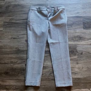 Ann Taylor Ankle Pant Devin Size 6. Houndstooth.